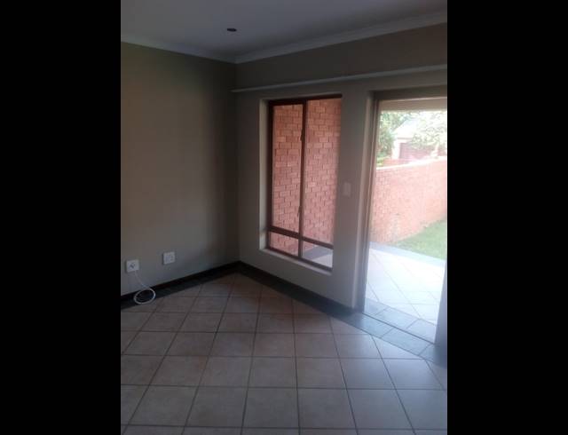 2 BEDROOM TOWNHOUSE RENTED IN BOARDWALK MEANDER